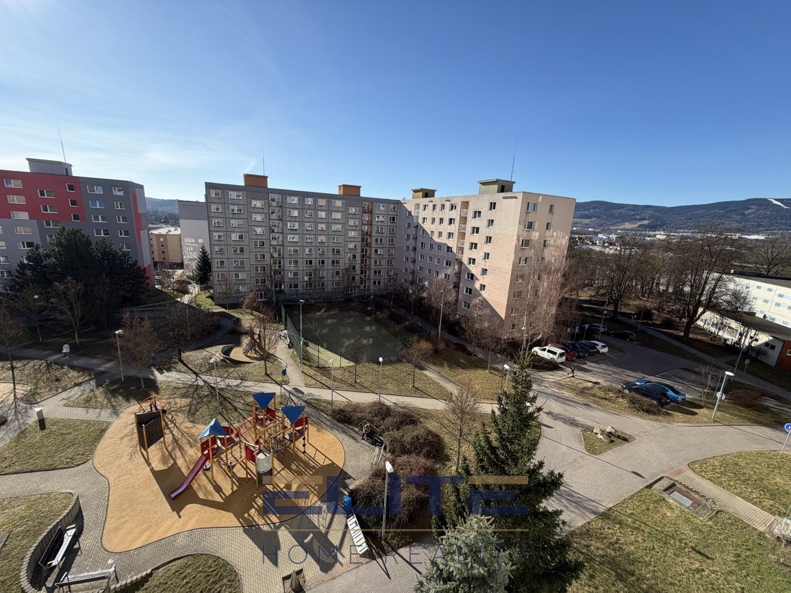 00190_výhled z okna