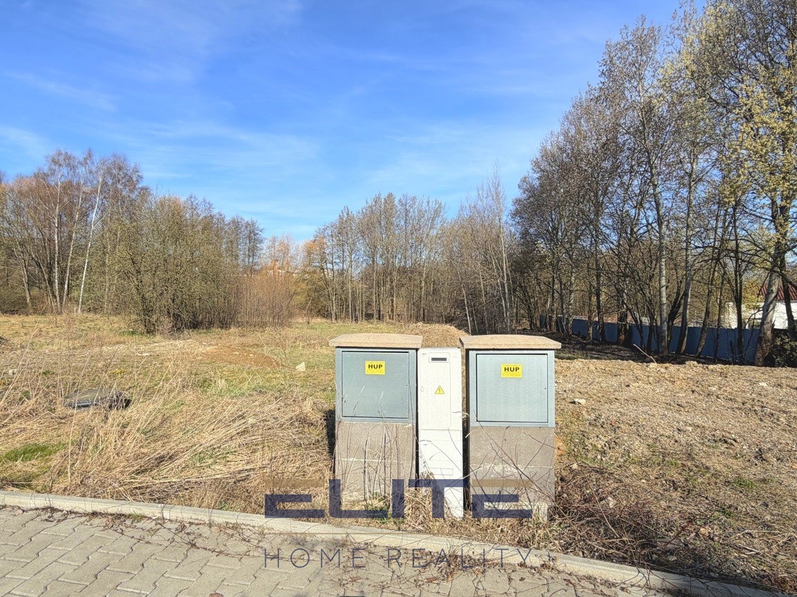 00203_pozemek_sloupky