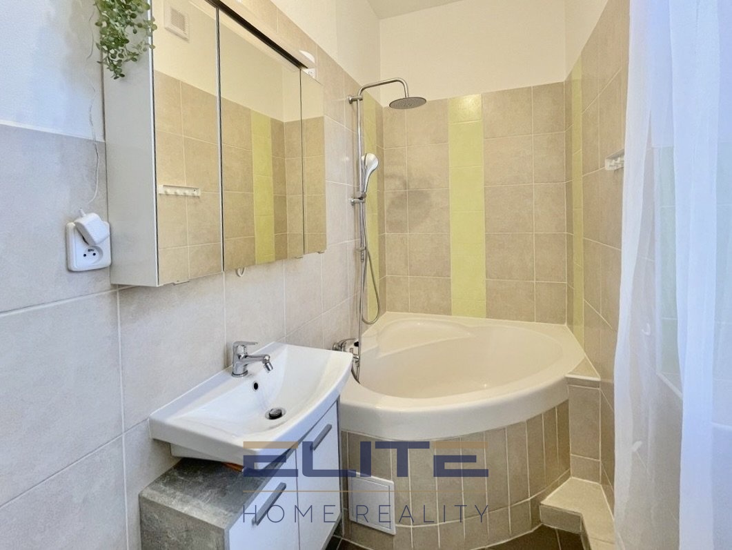 prodej-bytu-3-kk-73-m2-s-terasou-12-m2-a-zahradou-