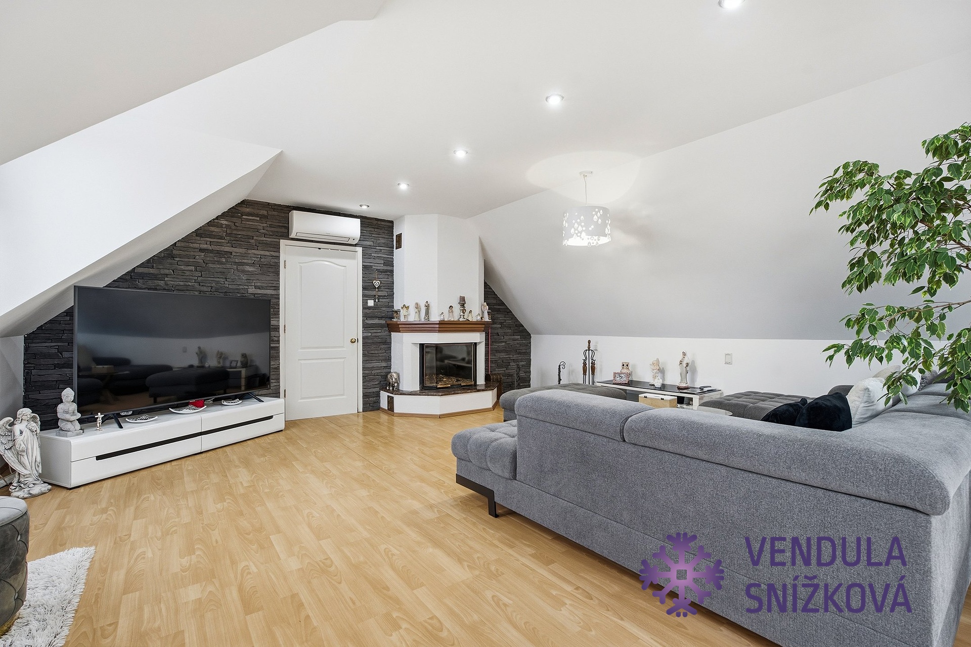 obývací pokoj s kuchyní - podkroví