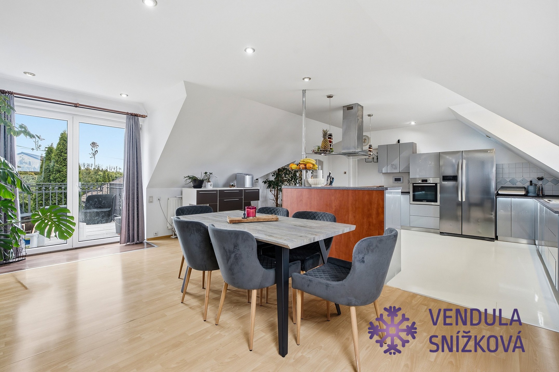 jídelna, kuchyně - podkroví