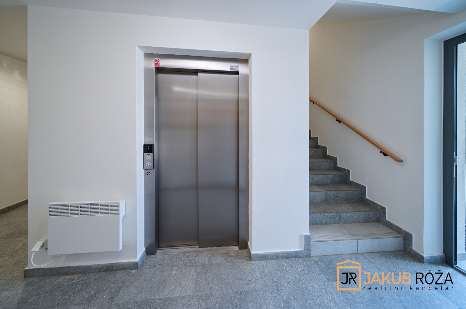 Chodba domu s výtahem