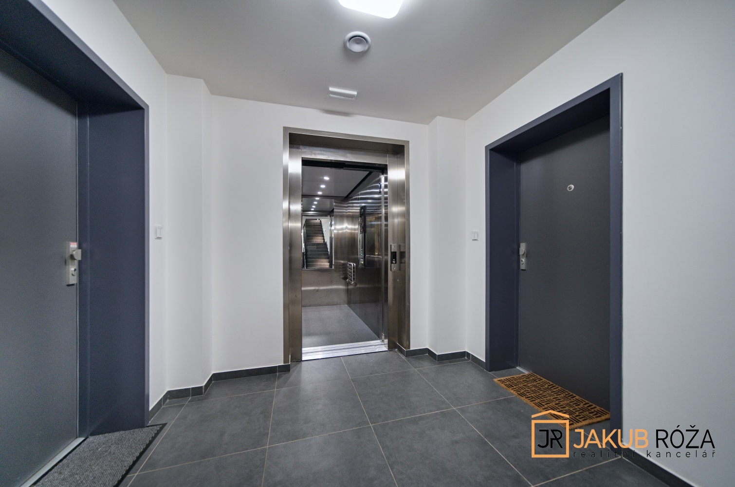 Společná chodba s výtahem