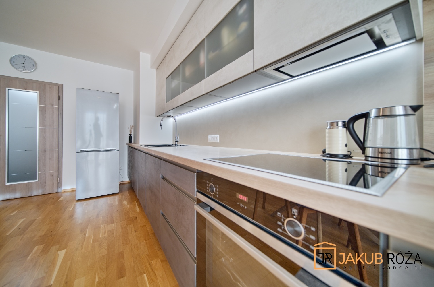 Obývací pokoj s kuchyňským koutem