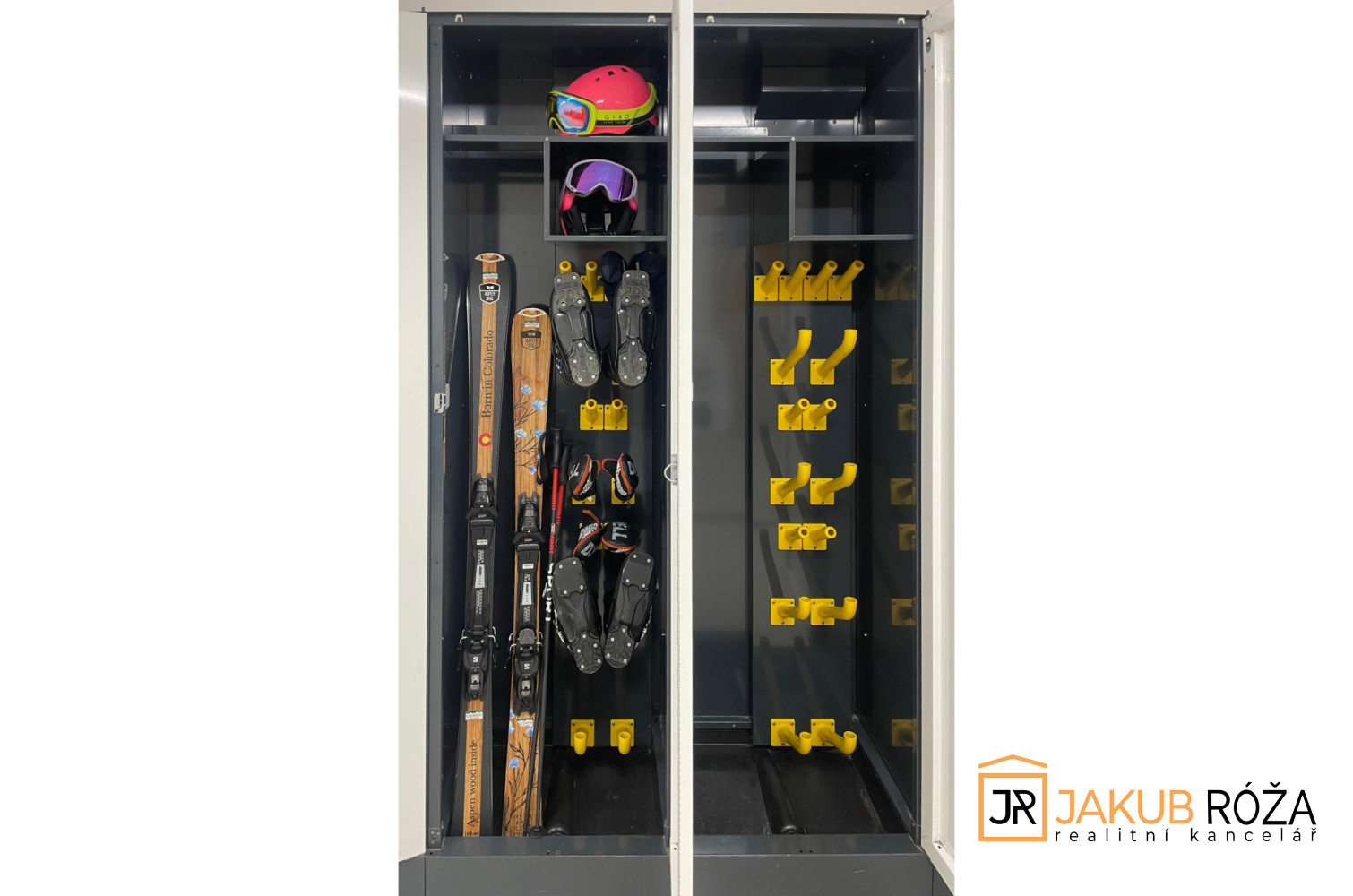 Vyhřívaná skříňka ve skiroom
