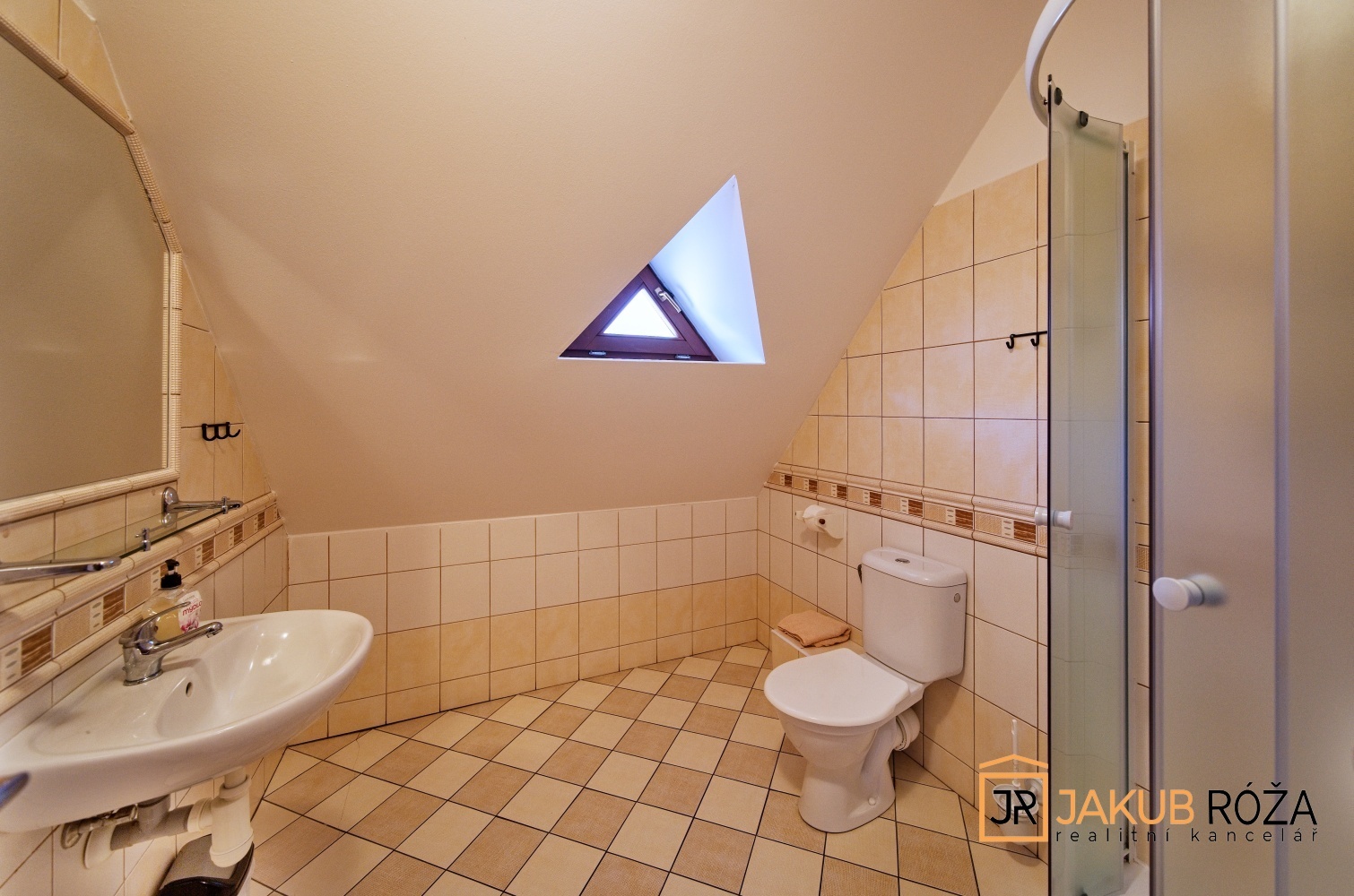 Jednopokojový apartmán v 2NP
