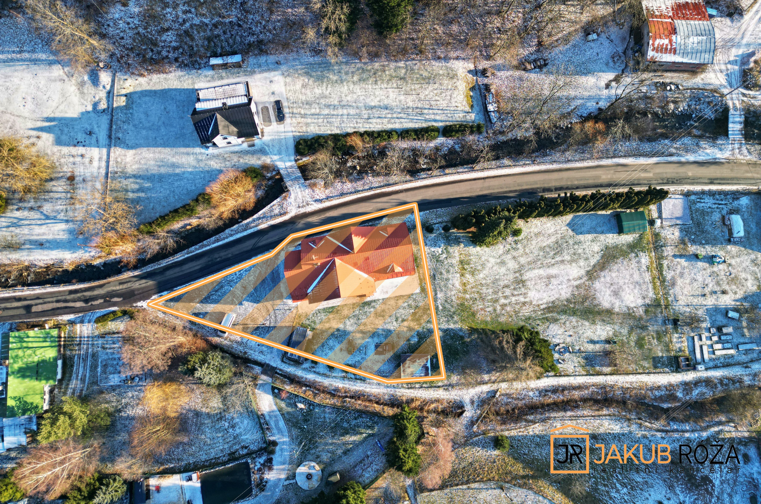 Letecký pohled na dům a zahradu