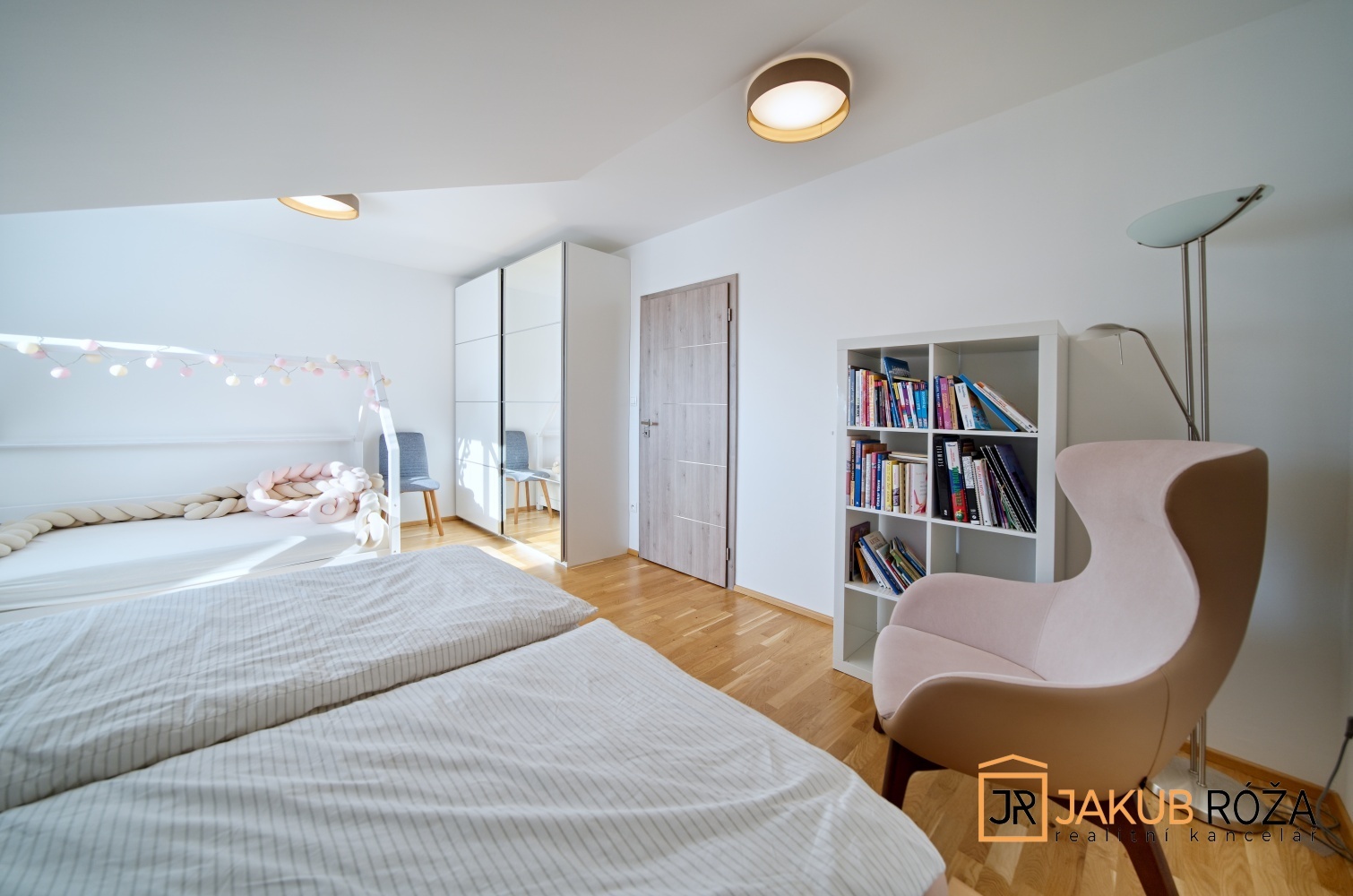 Pokoj s oknem na jih