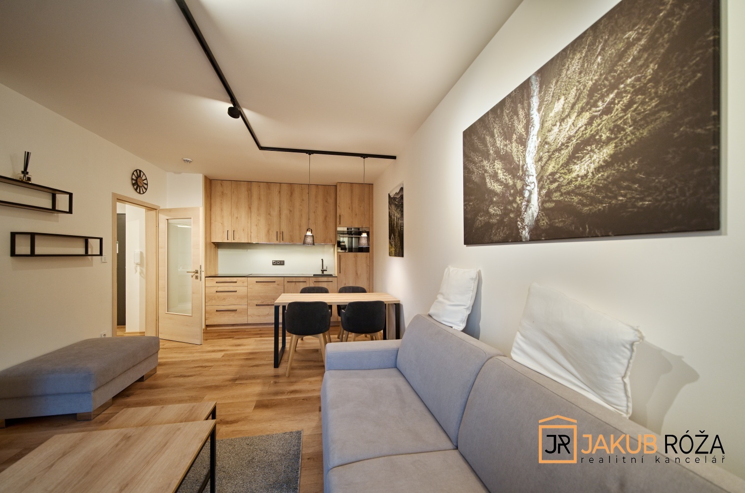 Obývací pokoj s kuchyňským koutem