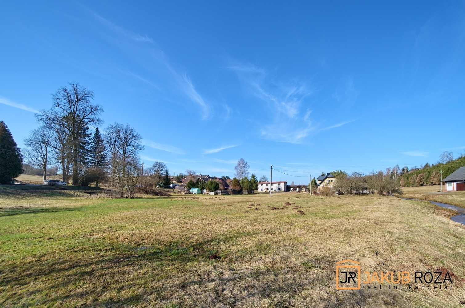 Pohled na pozemek