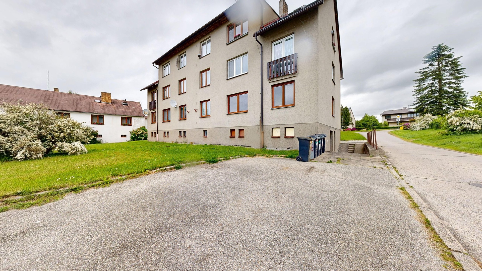 Byt-Clunek-Apeltauer-06052025_162424