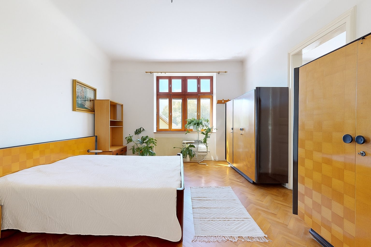 20250915_1137_White Wall Bedroom_remix_01k56f38g8fbxrr4c0exewtyre