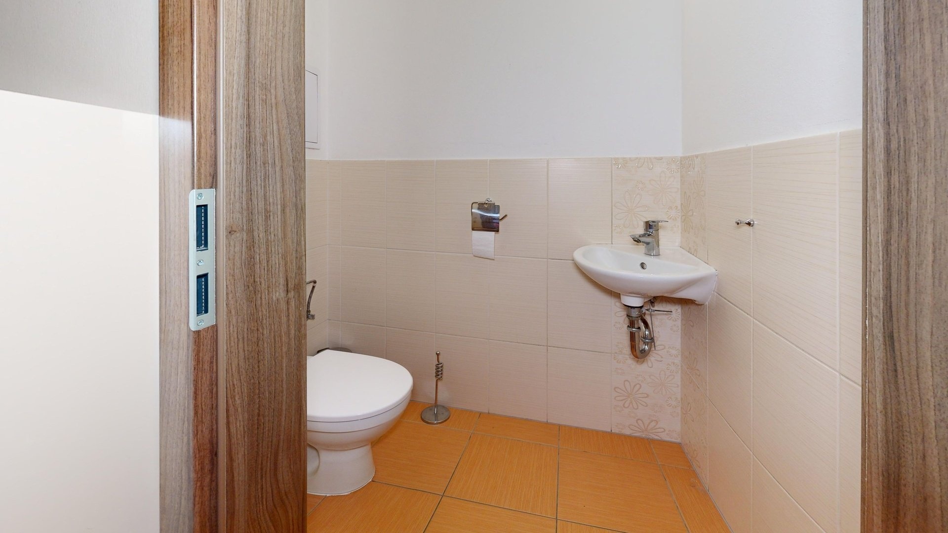 Byt-Fibichova-Bathroom