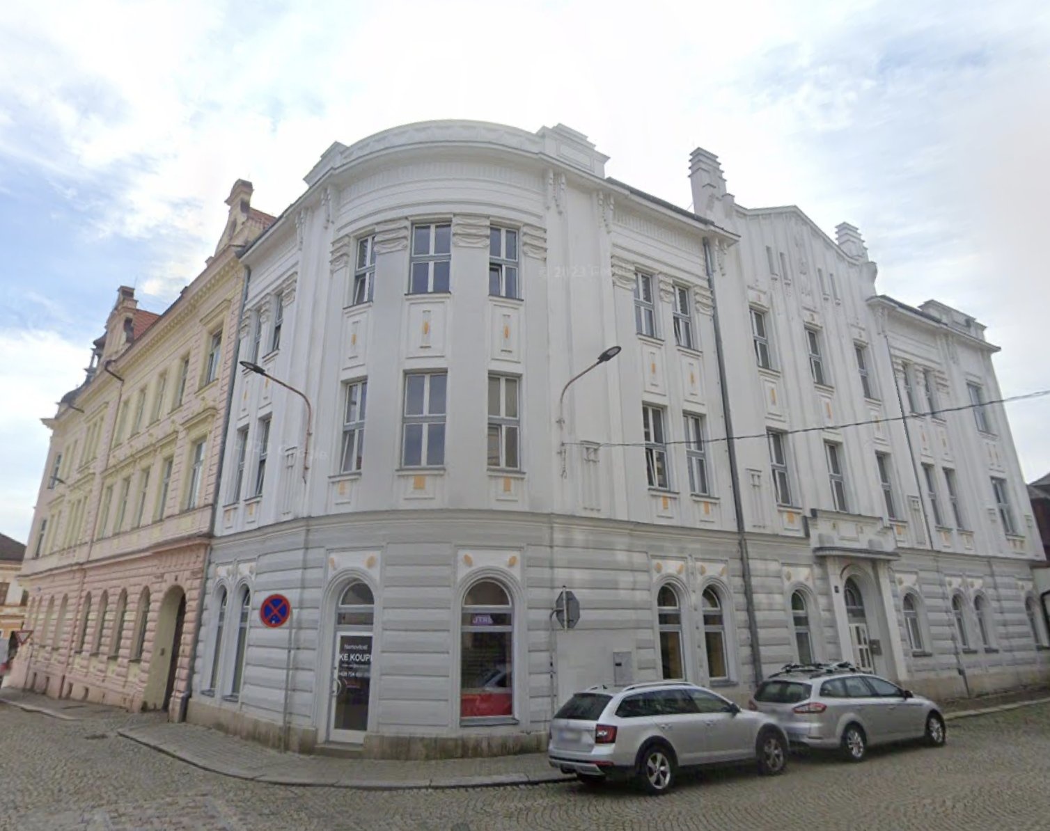 Husova komerční prostor