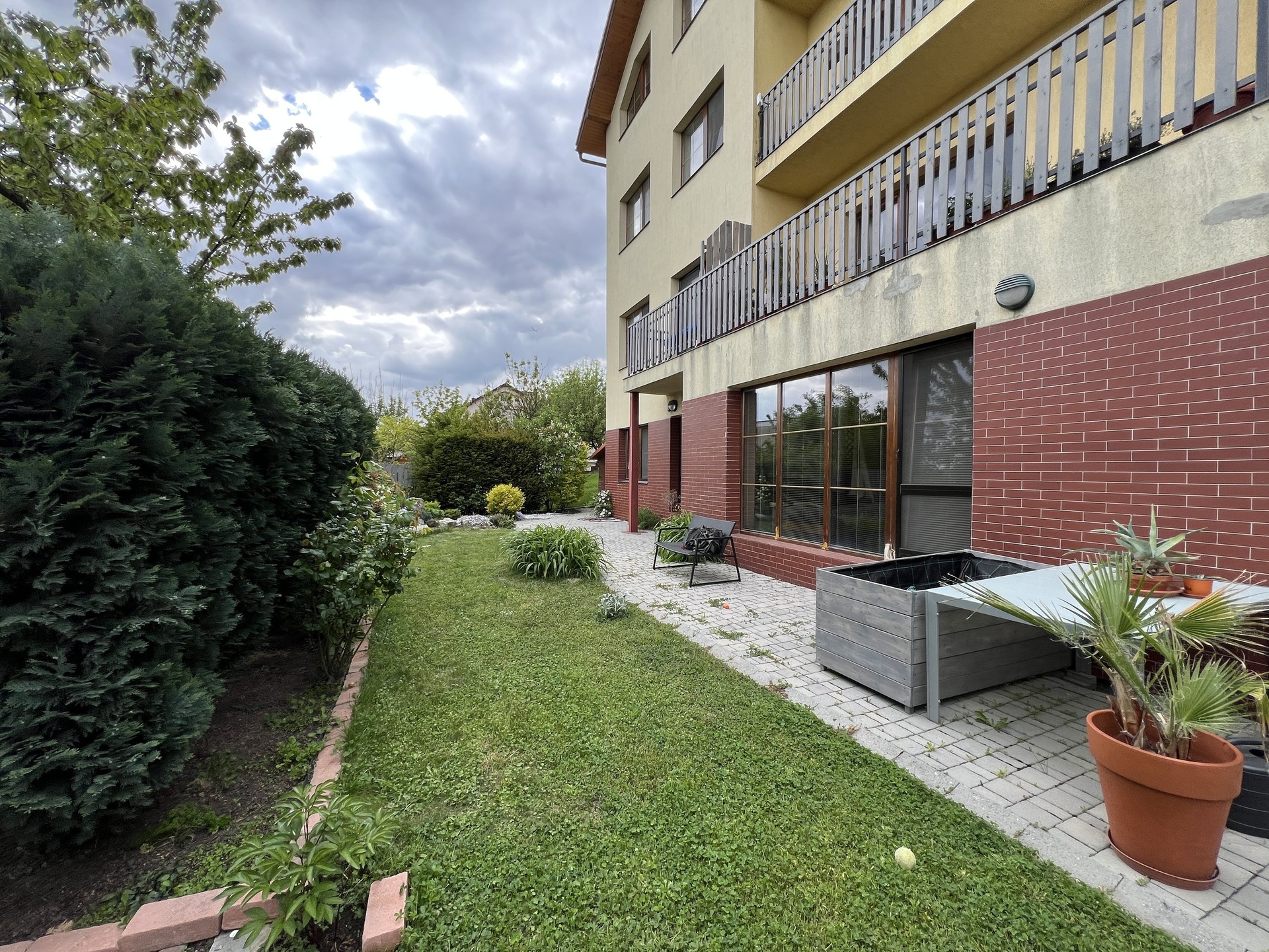 Pronajem bytu 1+kk_Praha_Jinanice_Soubezna,55_m2 (16)