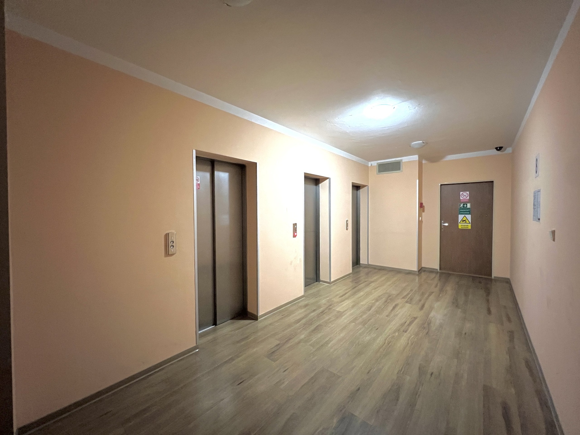 Pronajem_bytu_1kk_2kk_Praha8_Troja_Hnezdenska (15)