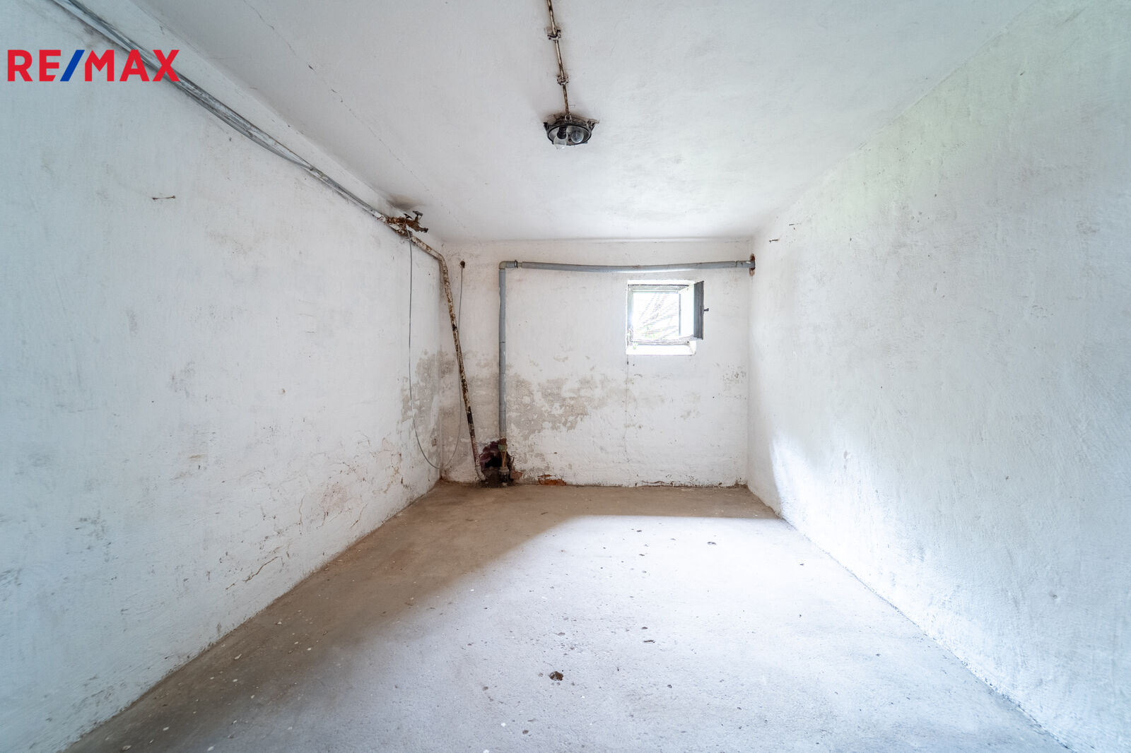 Sklep vyhrazený k bytu