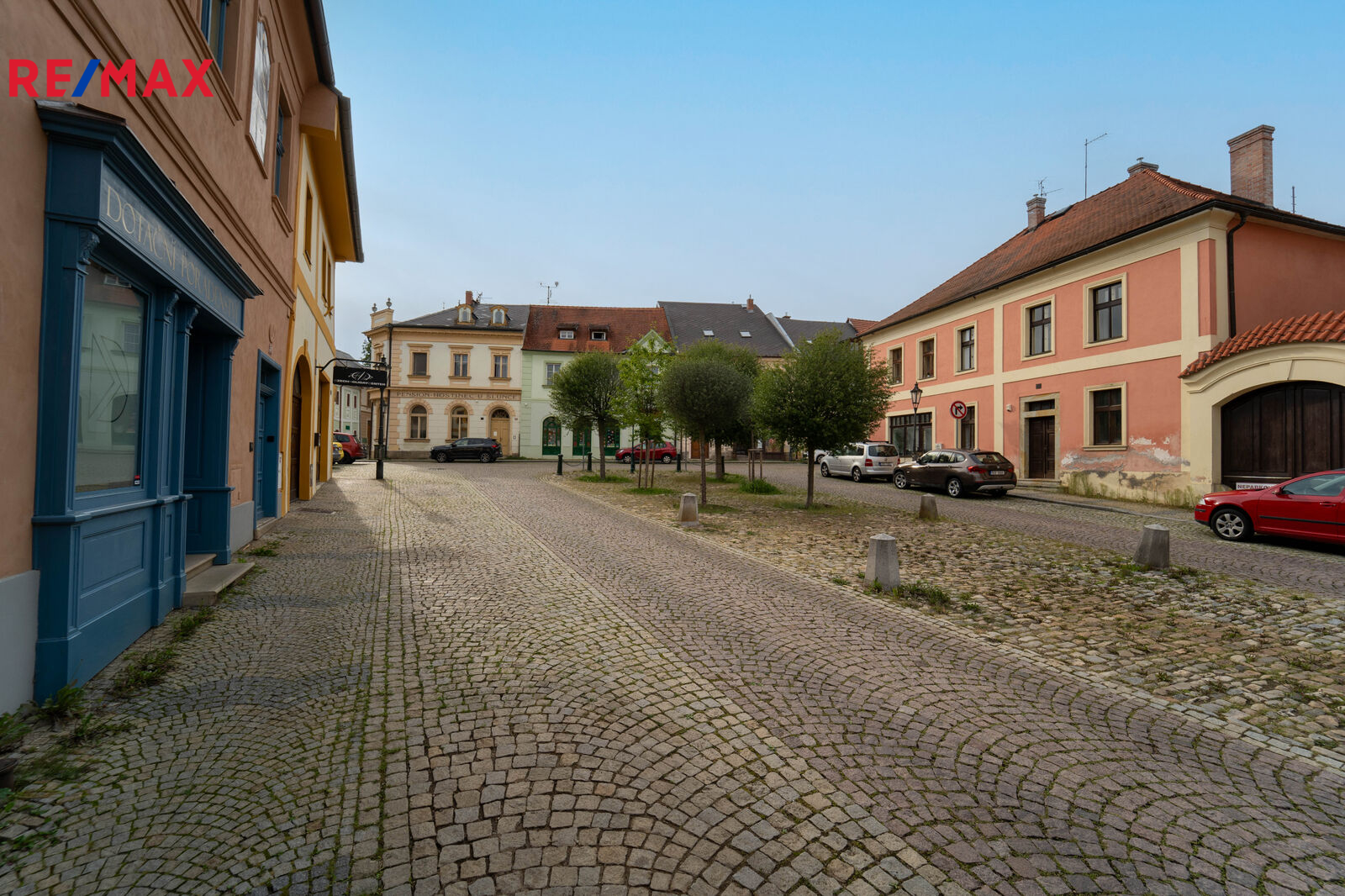 Klidné okolí domu