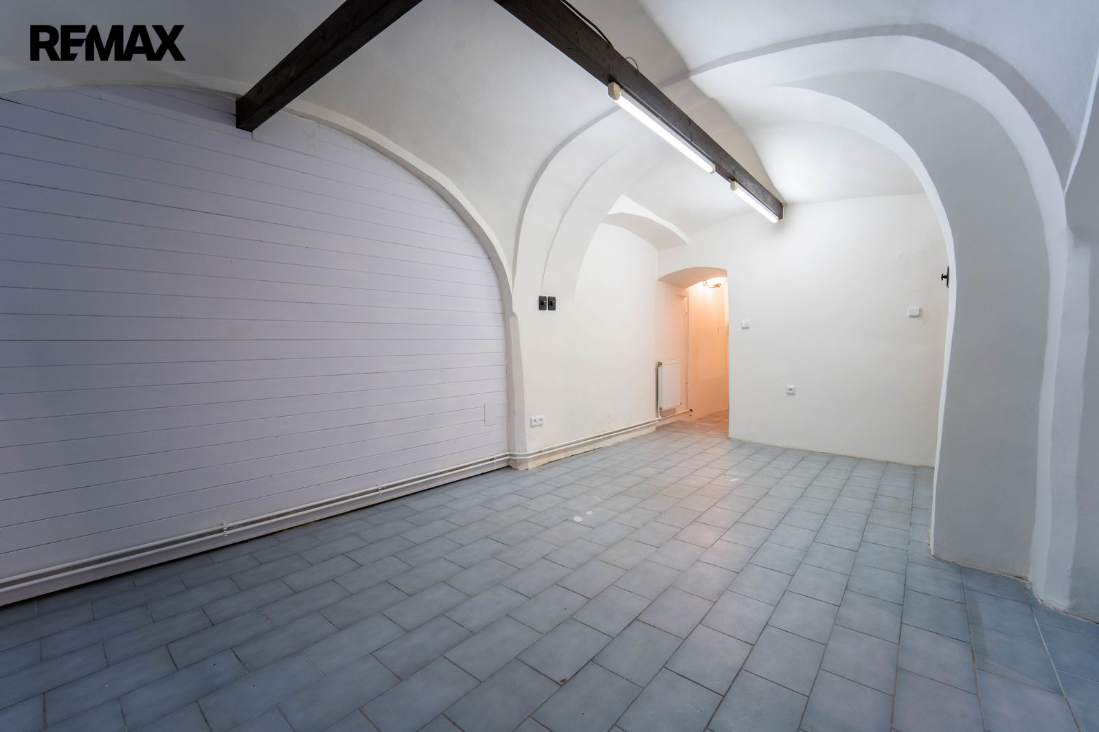 Kancelářské, obchodní nebo skladovací prostory v p