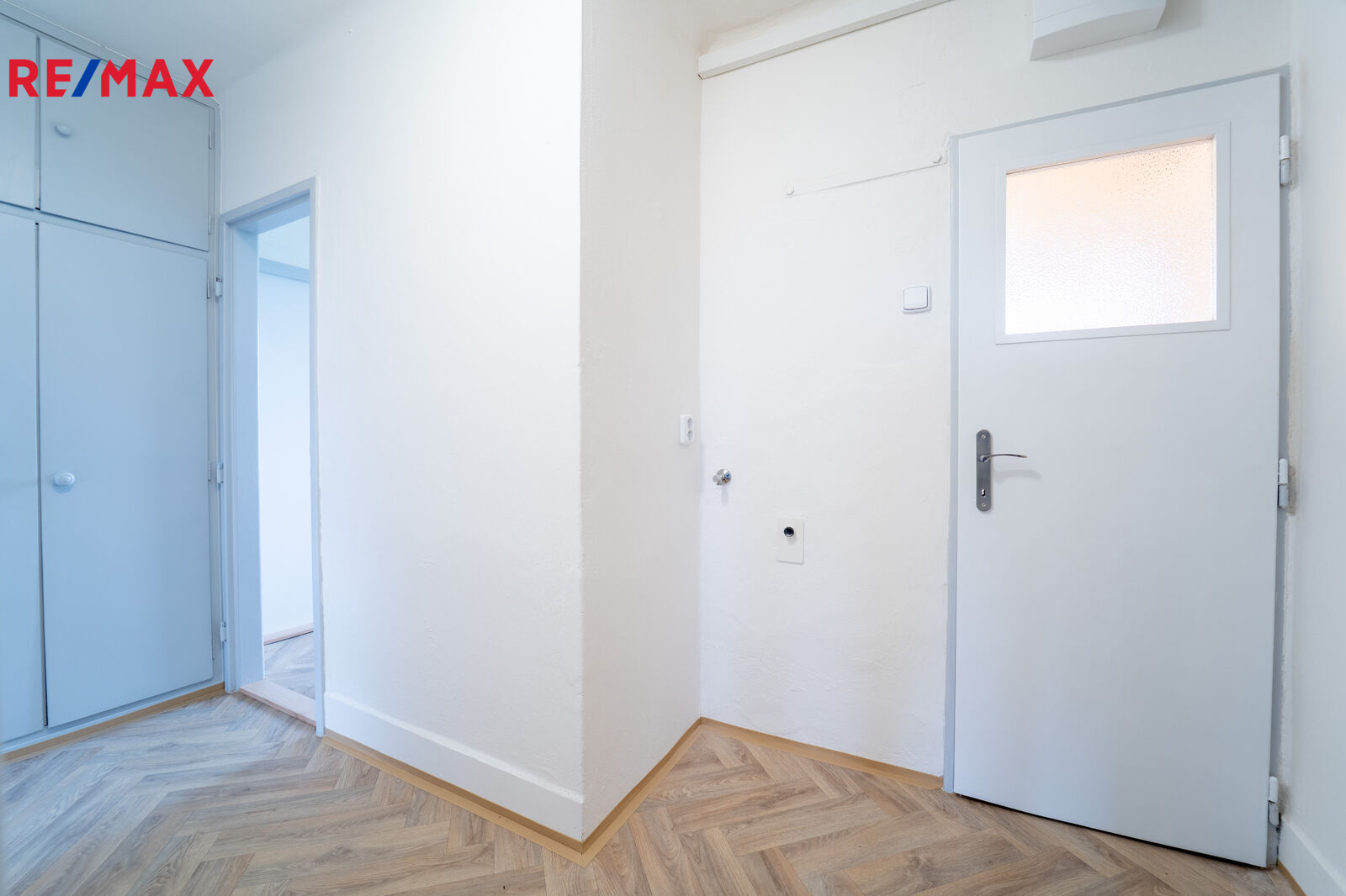 Vstupní chodba s úložnými prostory