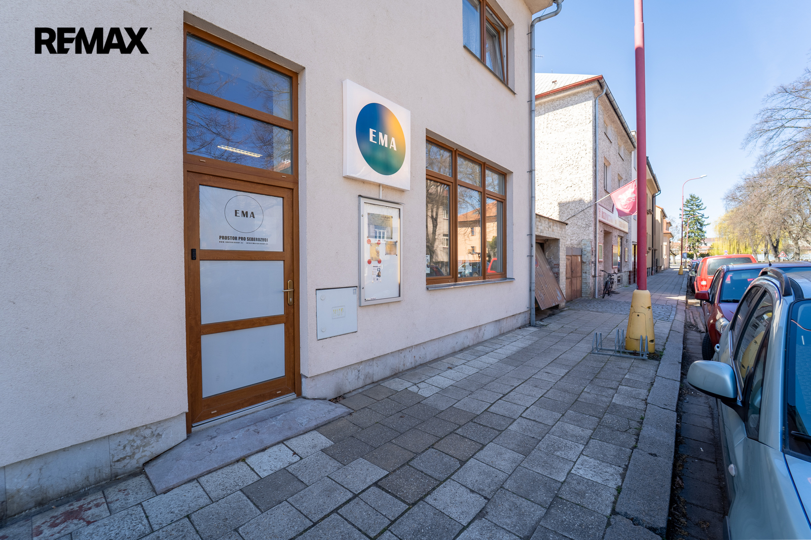 Pohled na nebytový prostor z ulice