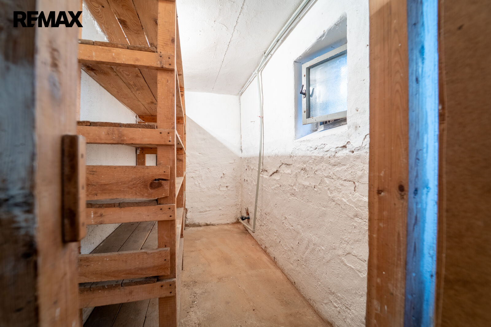 Sklep vyhrazený k bytu