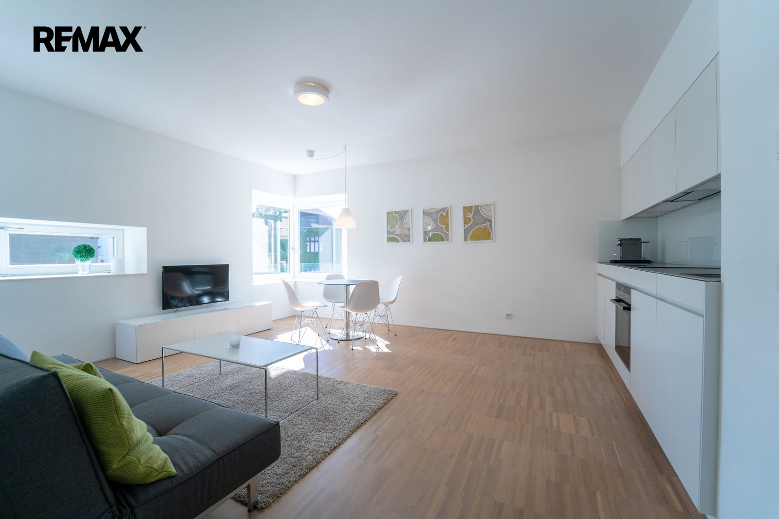 Obývací pokoj s kuchyňským koutem