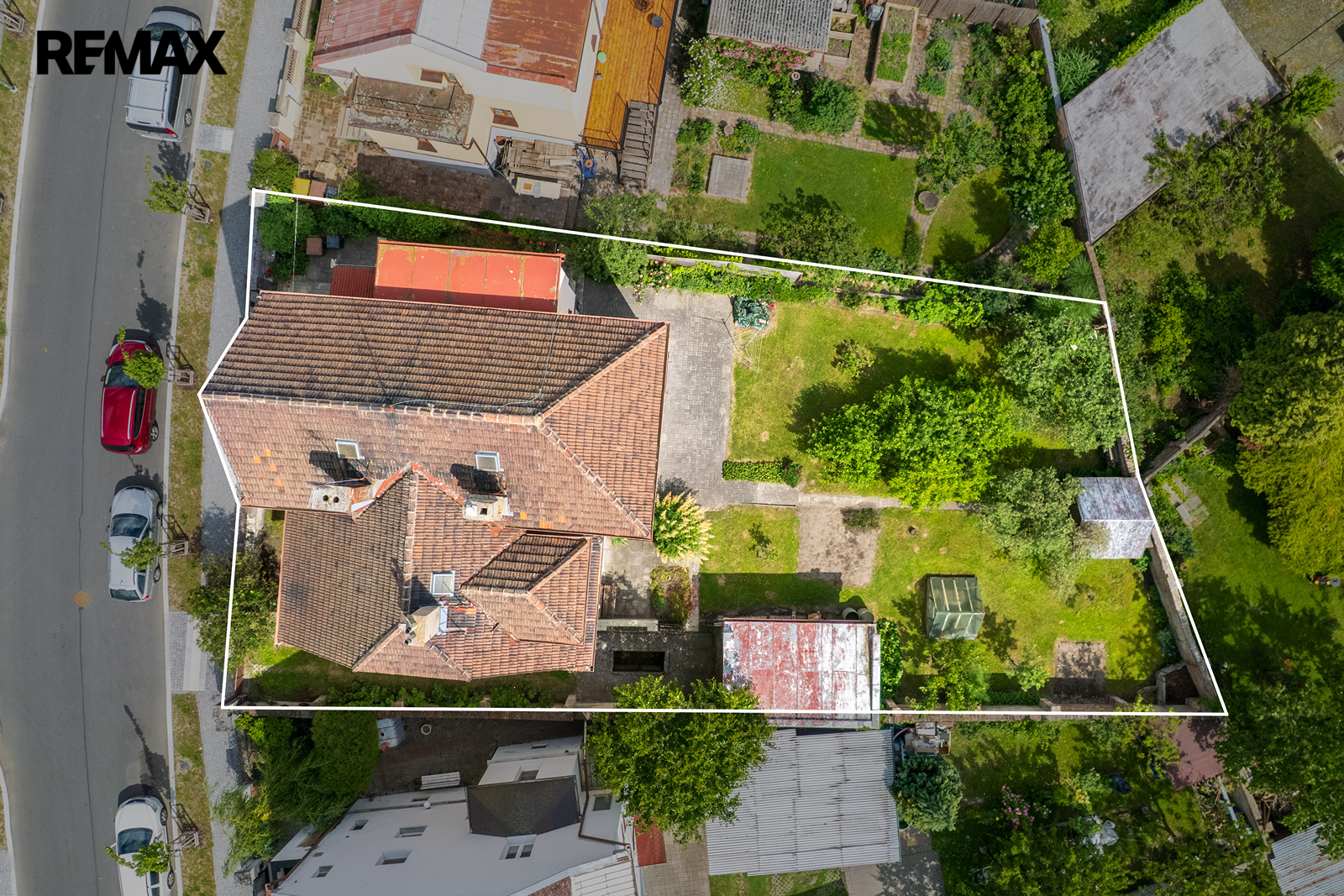 Letecký pohled na dům a zahradu