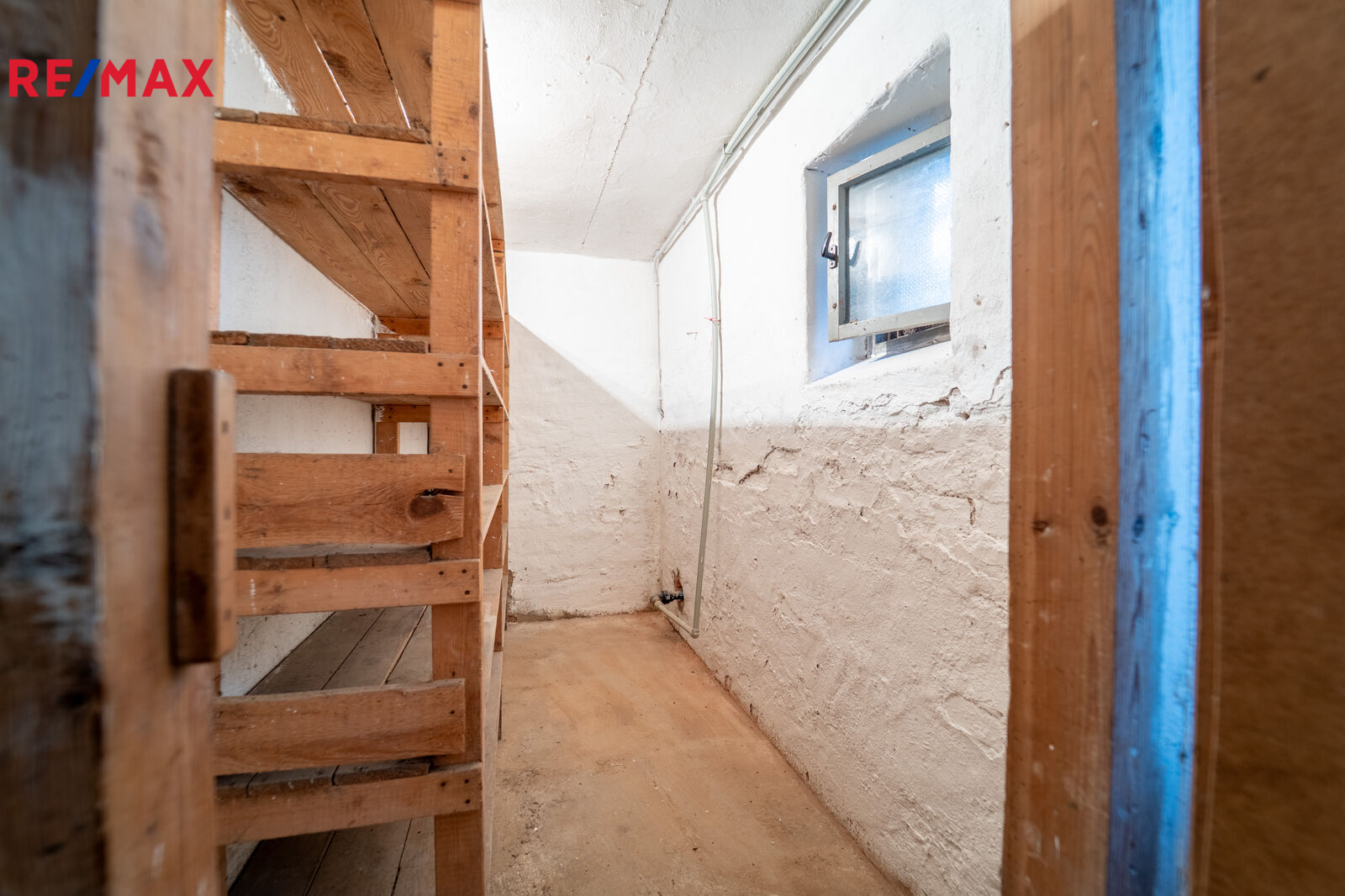 Sklep vyhrazený k bytu