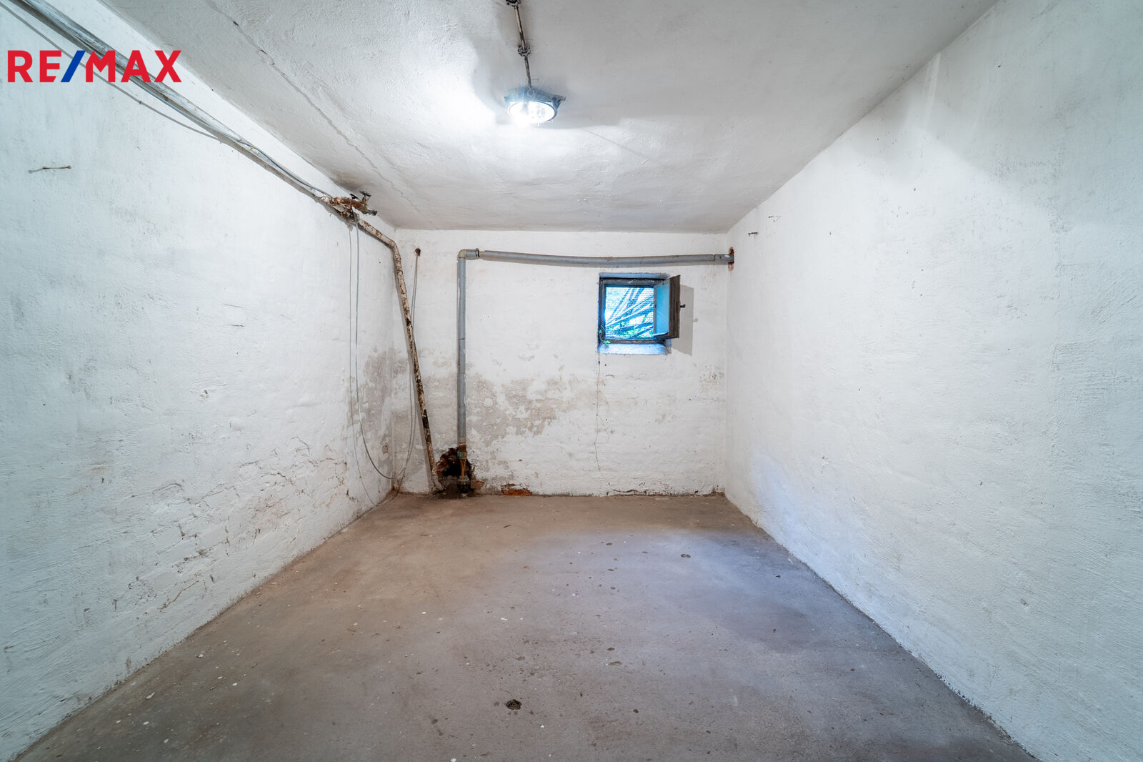 Sklep vyhrazený k bytu