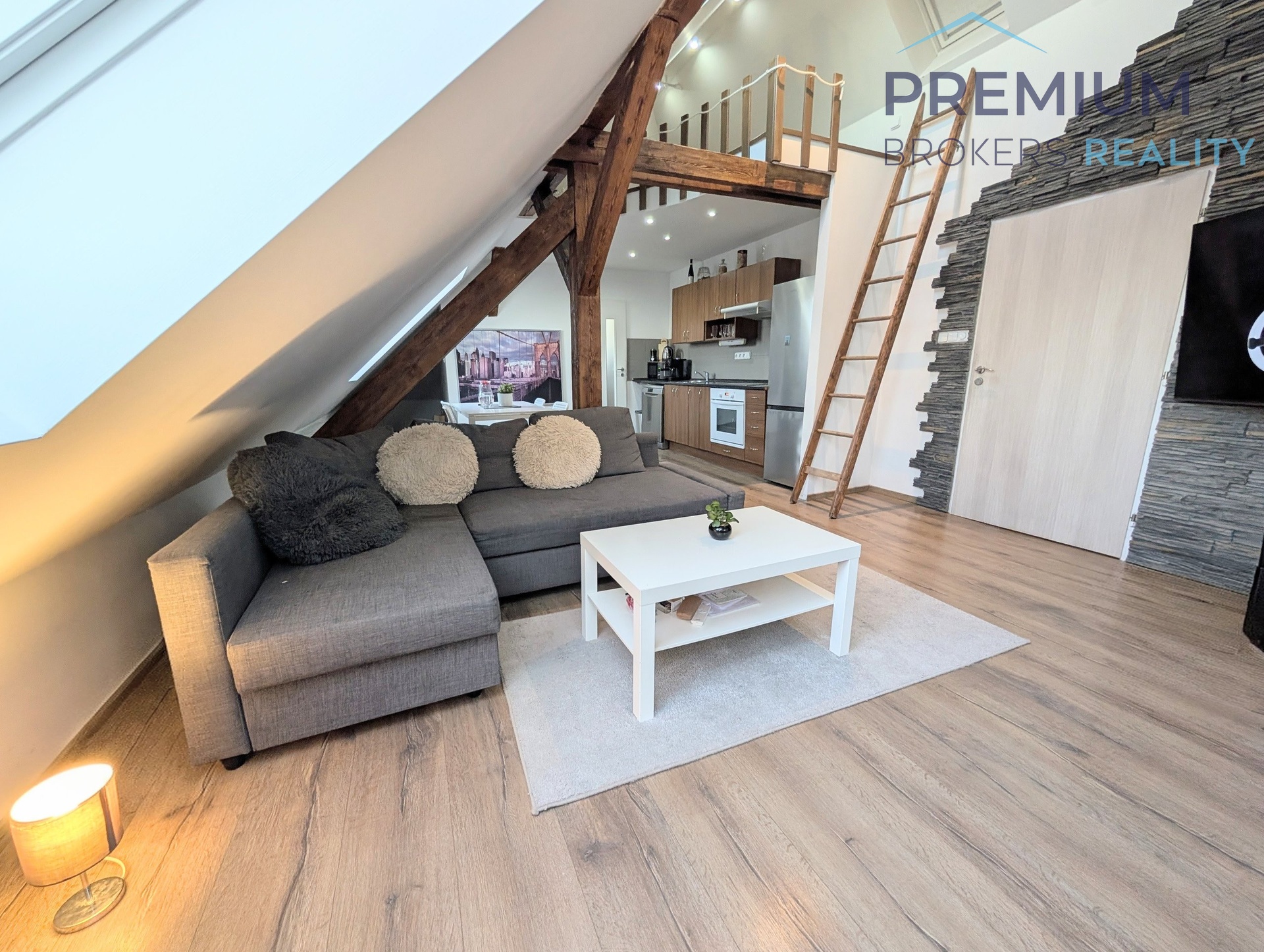 PXL_20251029_152810630.MP~2