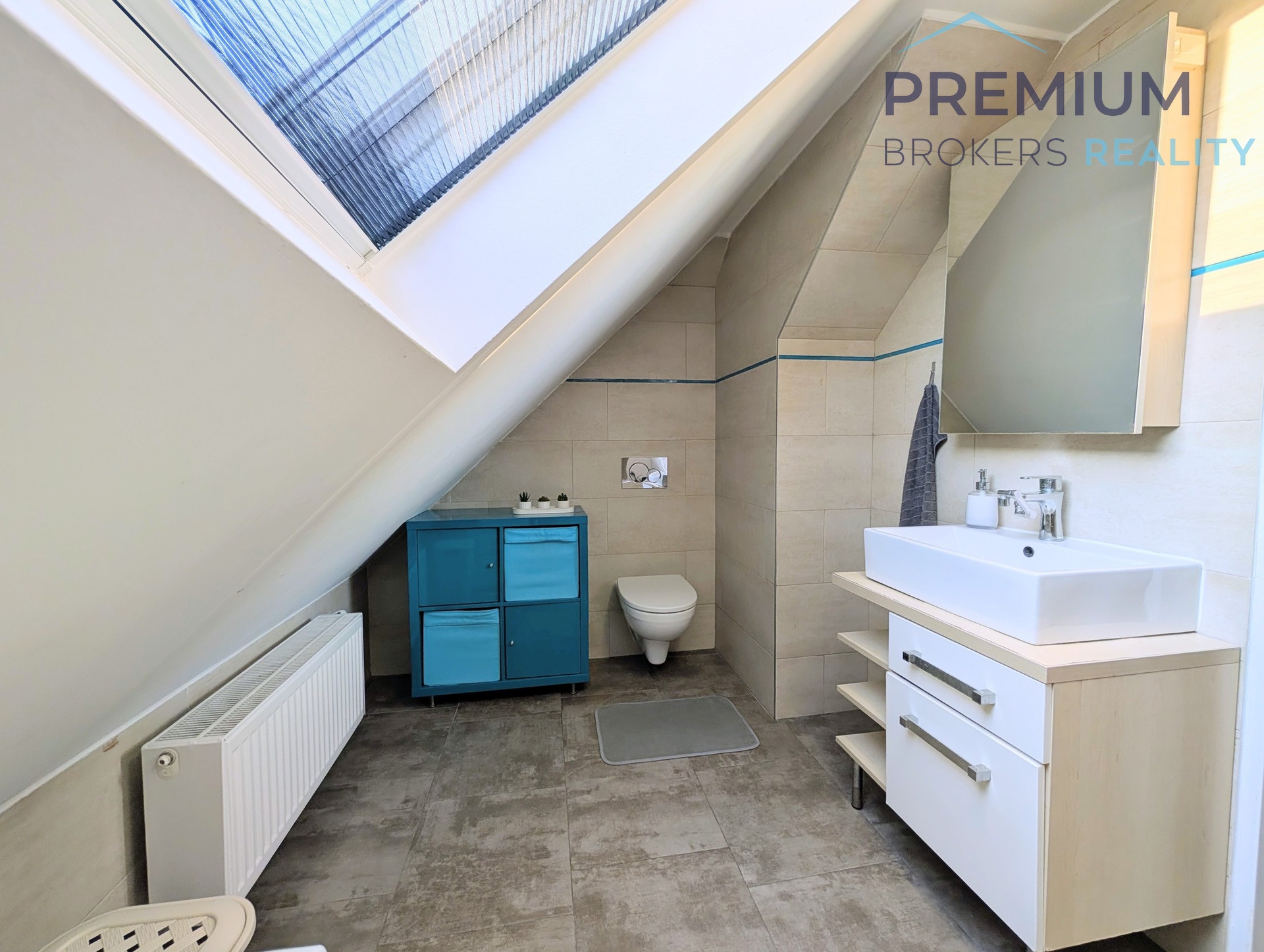 PXL_20251029_150125090.MP~2