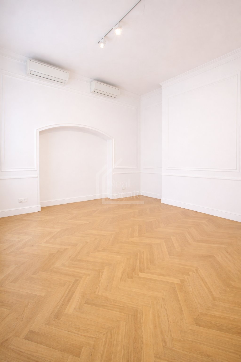 35A68E02-1EAF-4933-9B14-943B6A6B5764