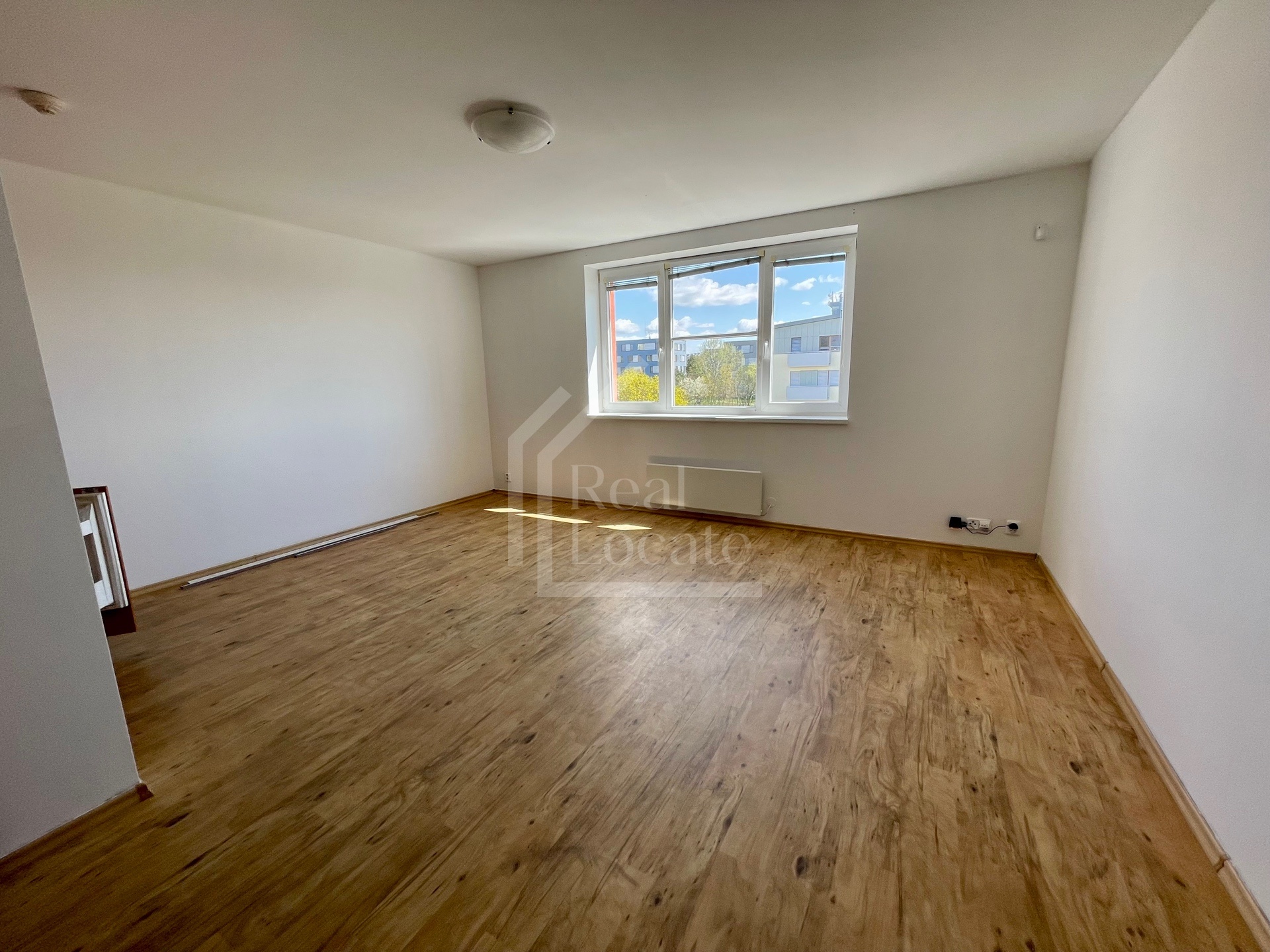 Pronájem bytu 1+kk a garsoniéry Praha 15 800 Kč za měsíc, foto 2