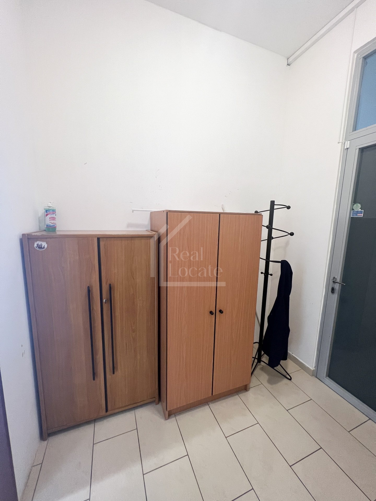 pronajem-obchodni-prostory-200m2-pripotocni-praha-