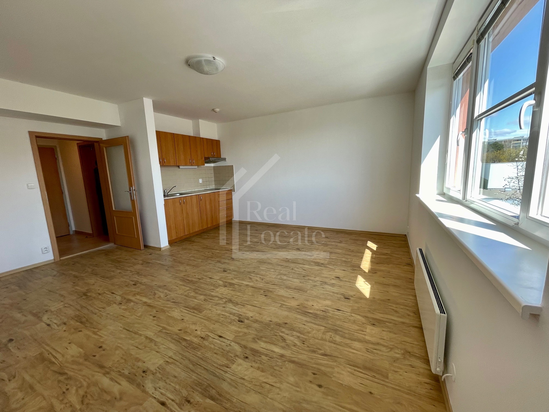 Pronájem bytu 1+kk a garsoniéry Praha 15 800 Kč za měsíc, foto 1