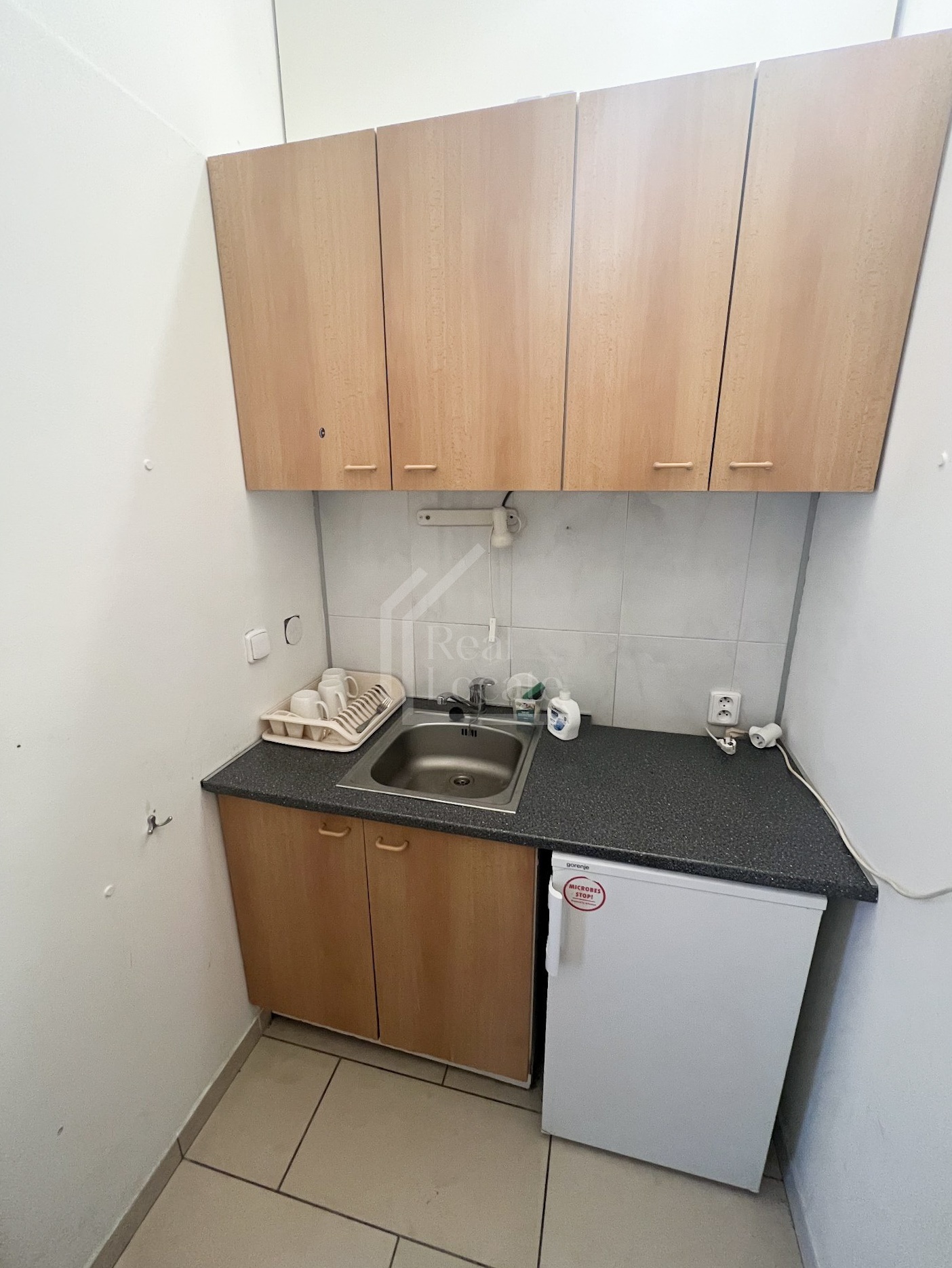 pronajem-obchodni-prostory-200m2-pripotocni-praha-