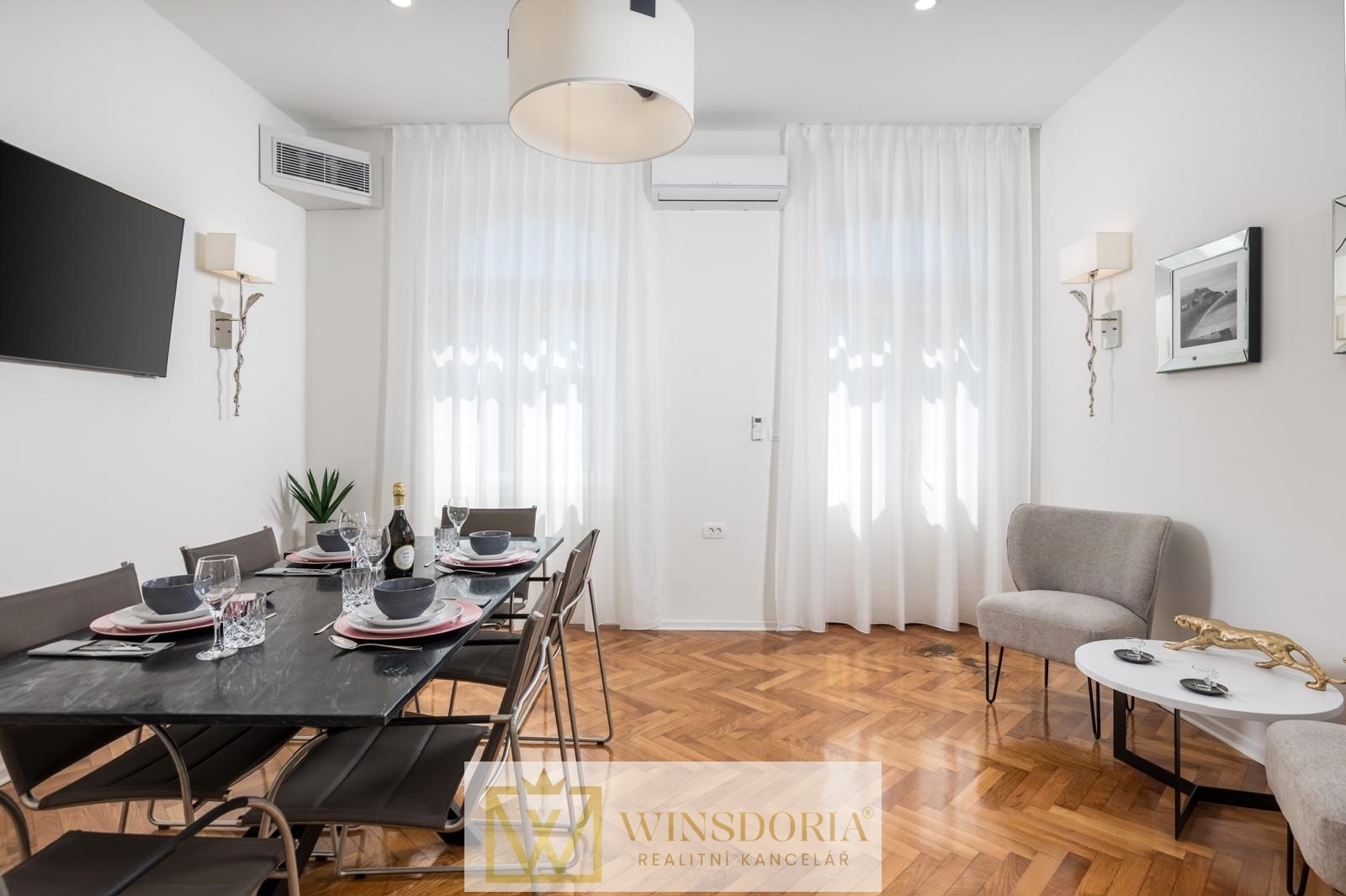 Moderní jídelní kout