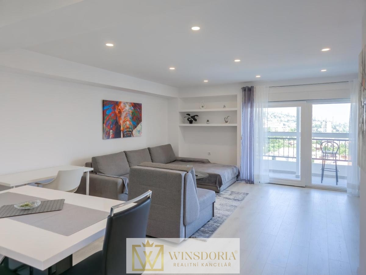 Obývací pokoj s jídelnou