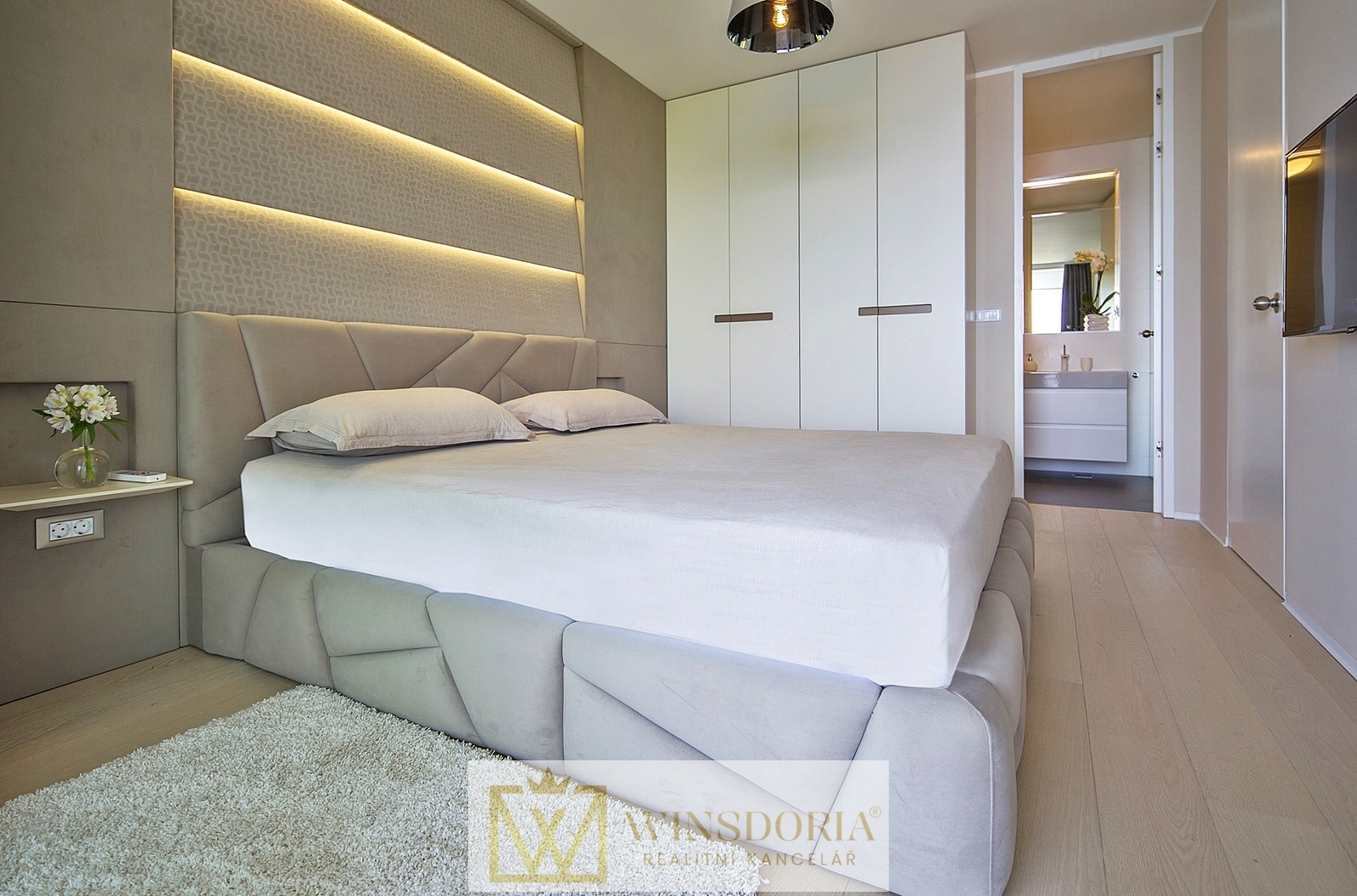 Komfortní ložnice s elegantním čalouněním