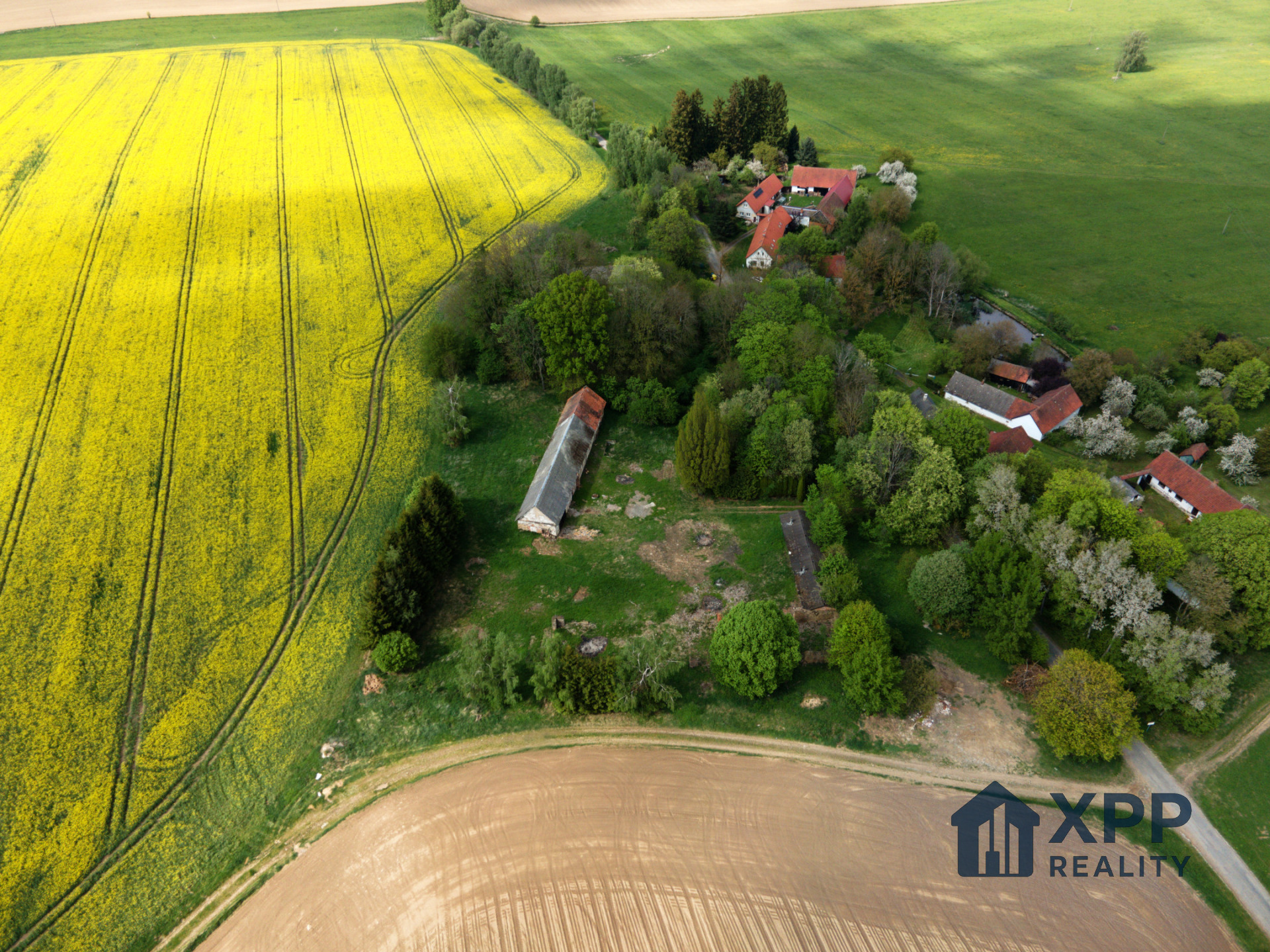 House in Smilovy Hory, Obrátice - More