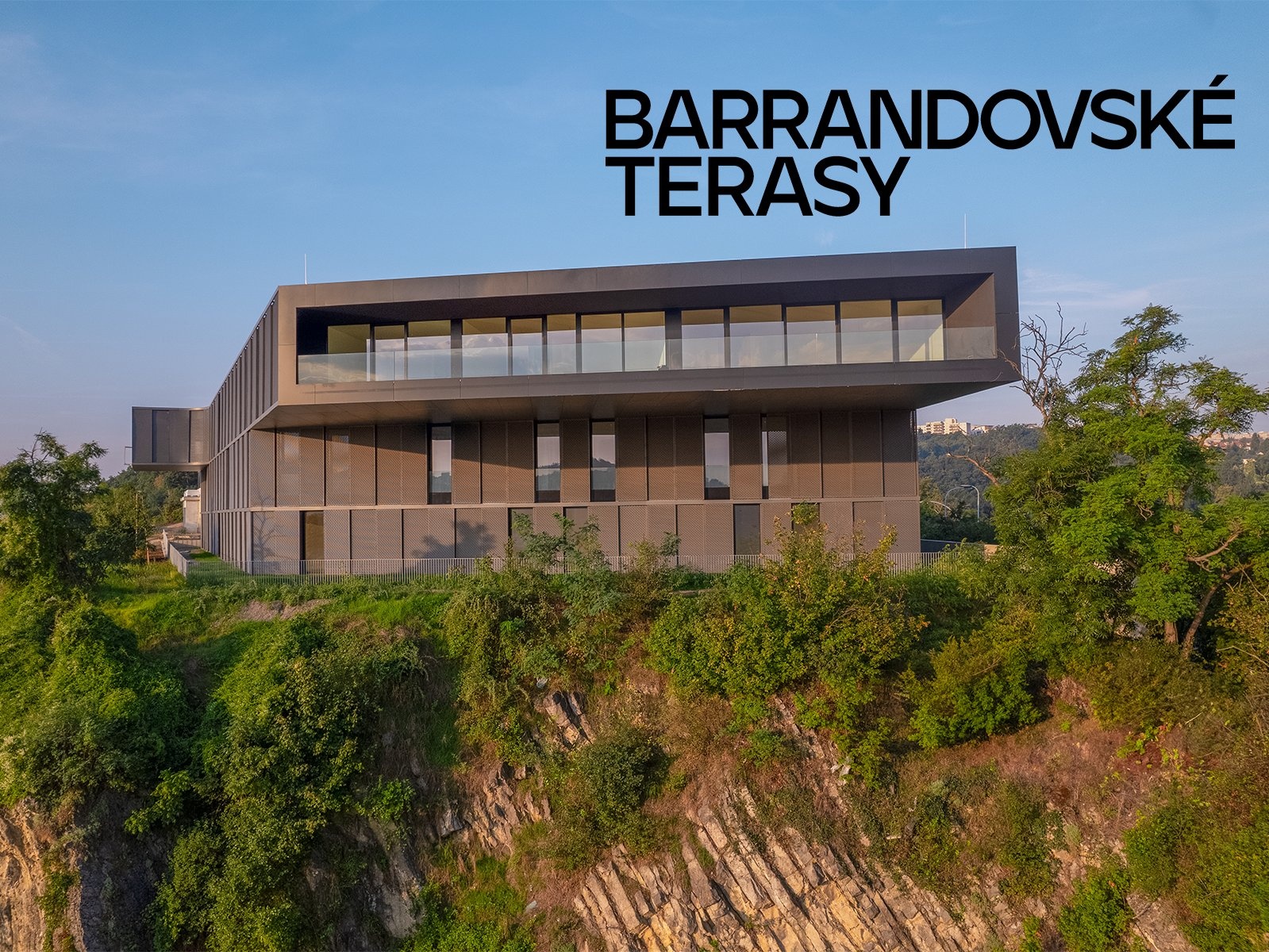 Ikonický pohled na nově vzniklou budovu