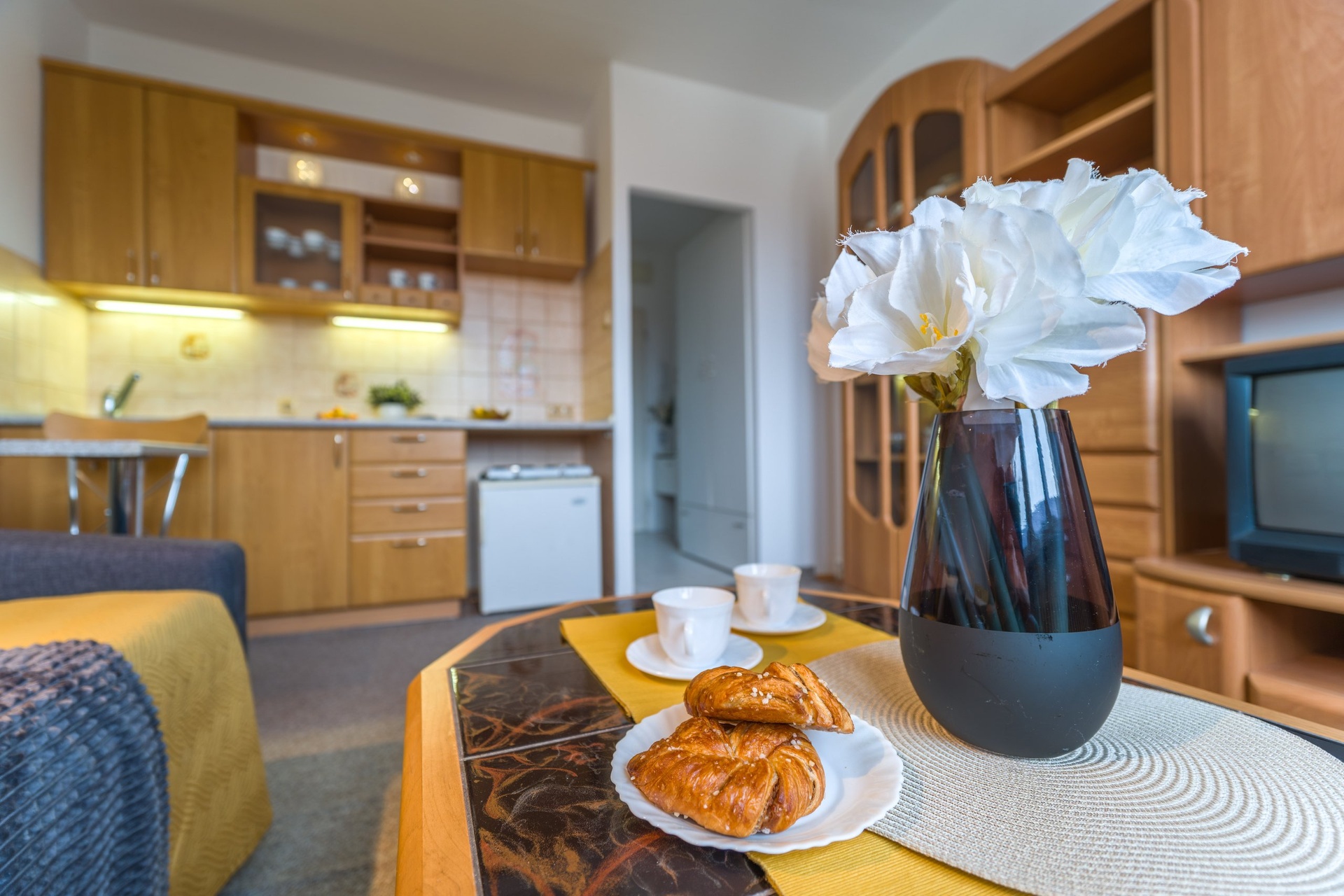 Konferenční stolek detail