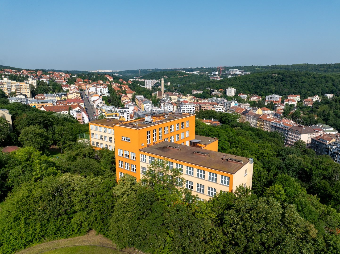 Gymnázium na kopci