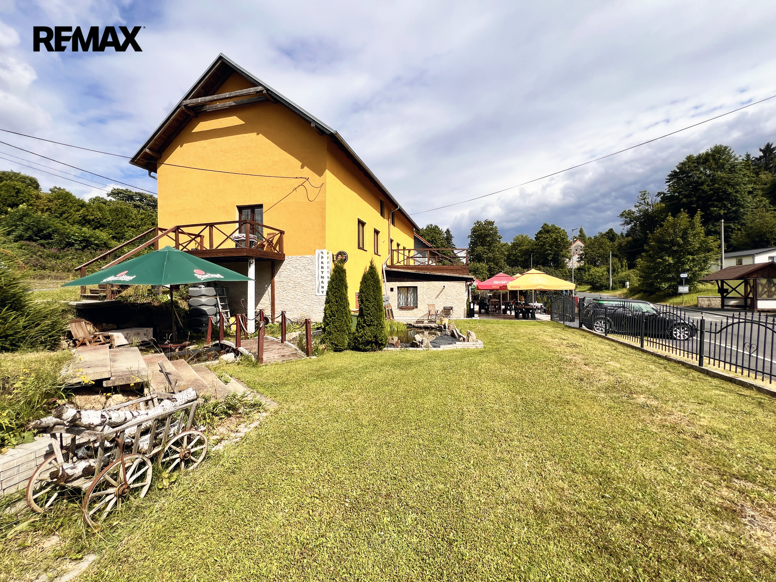 Boční pohled se zahradou