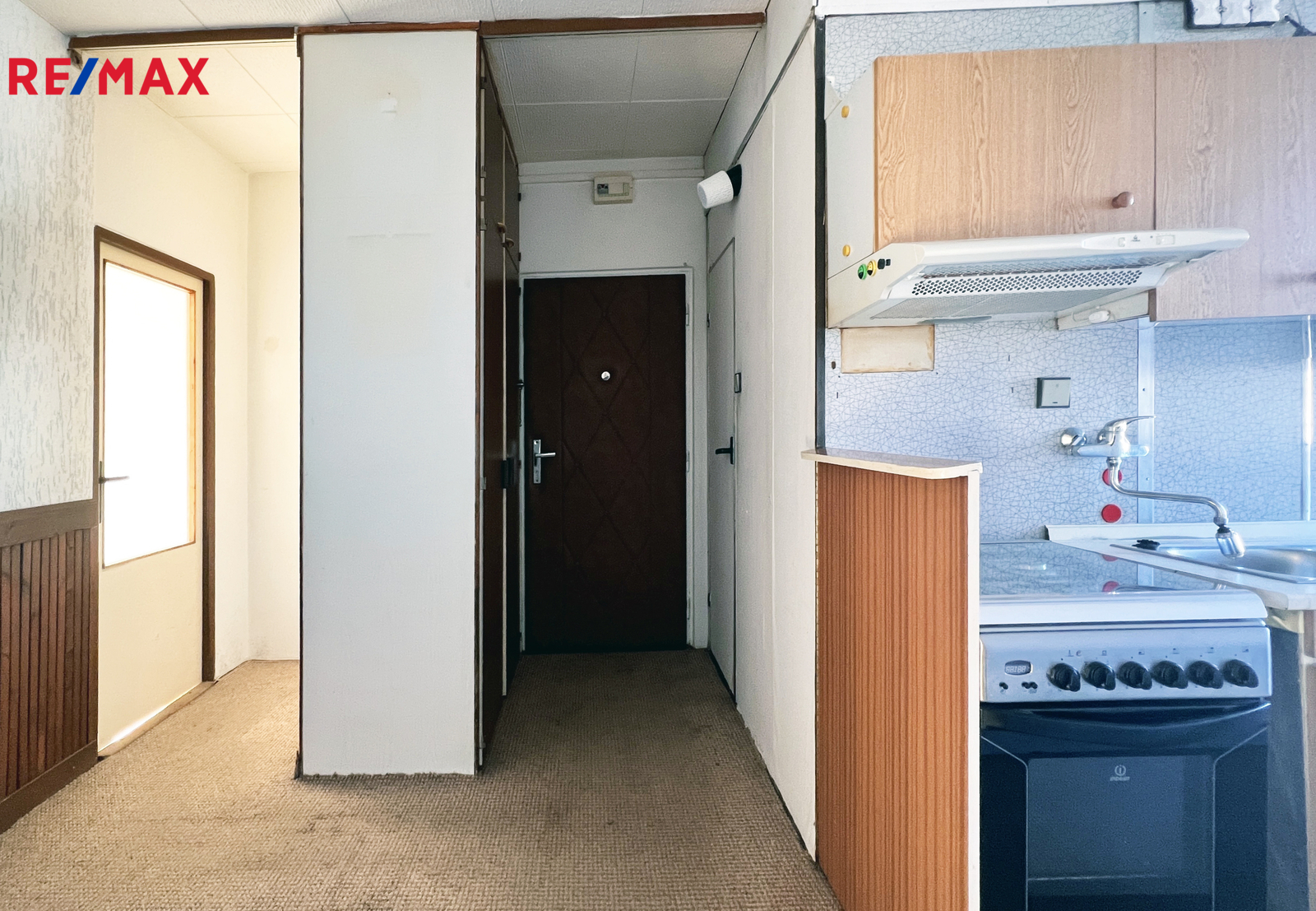 Vstup, předsíň, jídelní kout