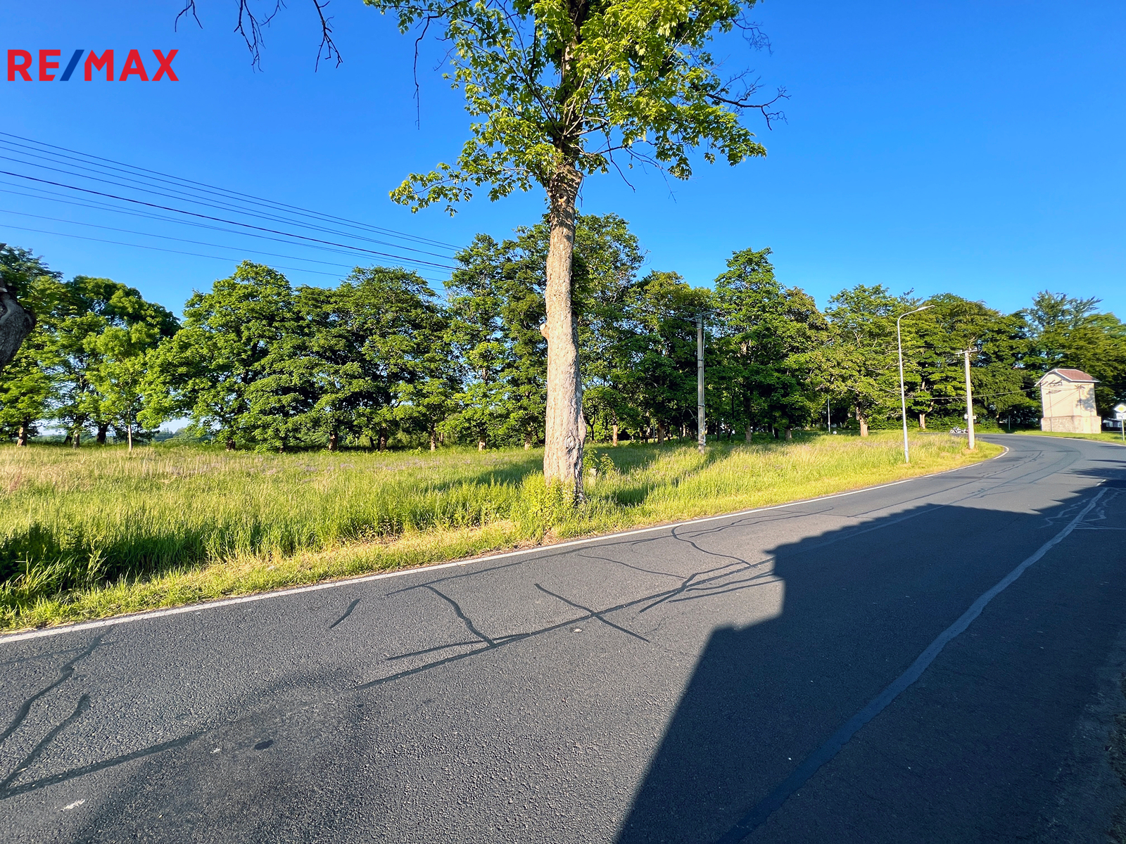 Pohled z hlavní komunikace