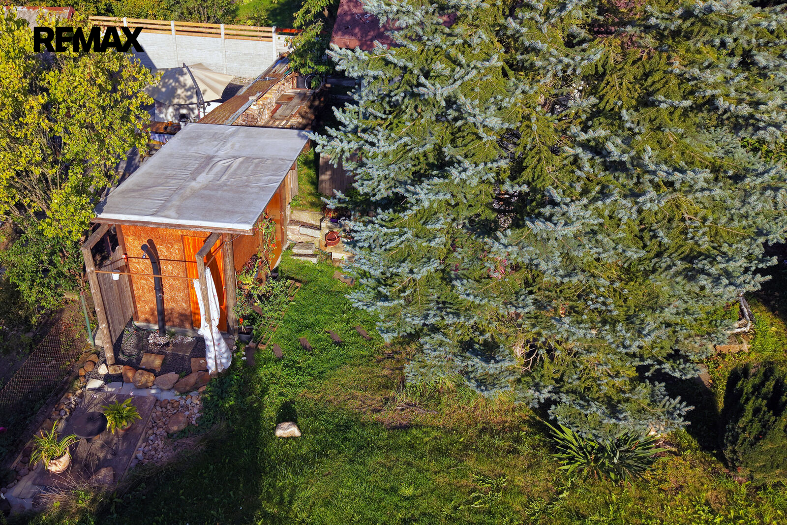 Pohled z dronu - detail kůlna