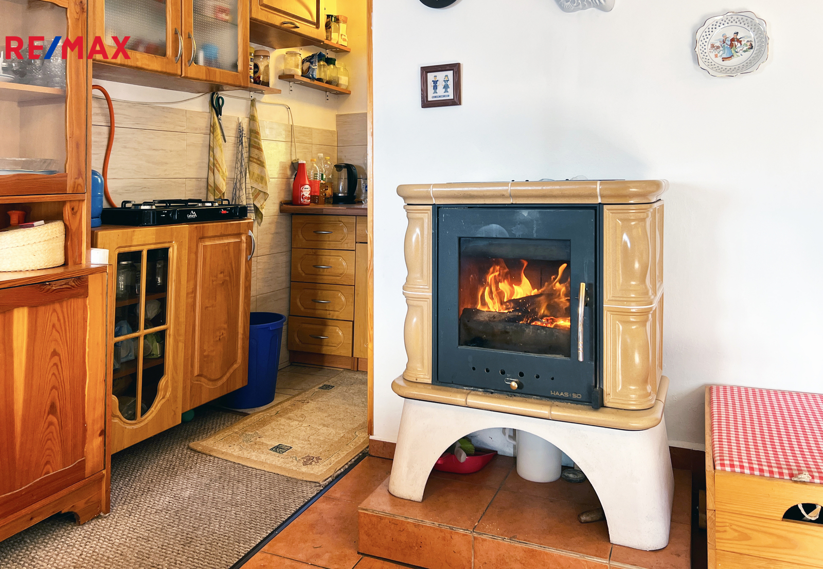 Obývací pokoj s krbem