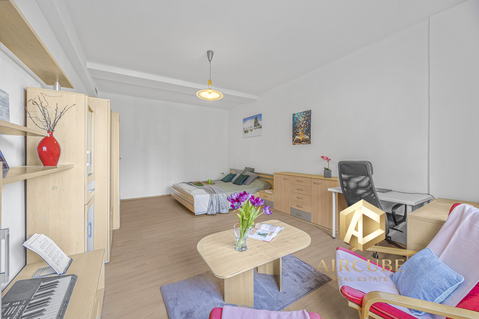 Obývací část s ložnicí